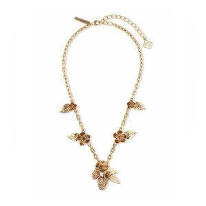Oscar de la Renta
floral strand necklace